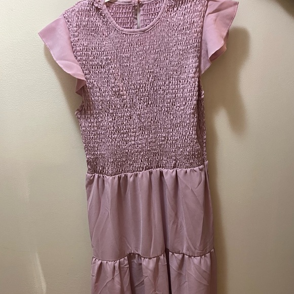 BRAND NEW Women’s Summer Flutter Short Sleeve Smocked Midi Dress! - Picture 4 of 5